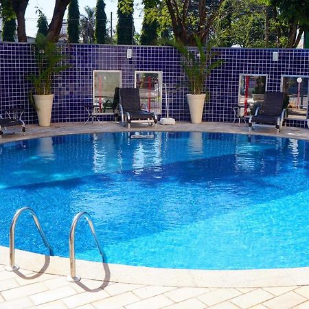 Hotel Golden Park Uberaba By Nacional Inn Екстер'єр фото