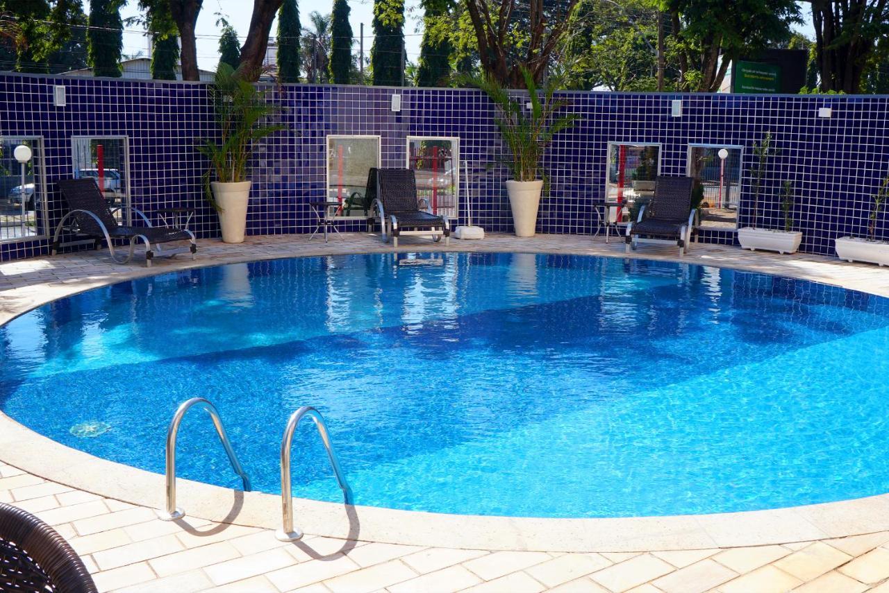 Hotel Golden Park Uberaba By Nacional Inn Екстер'єр фото
