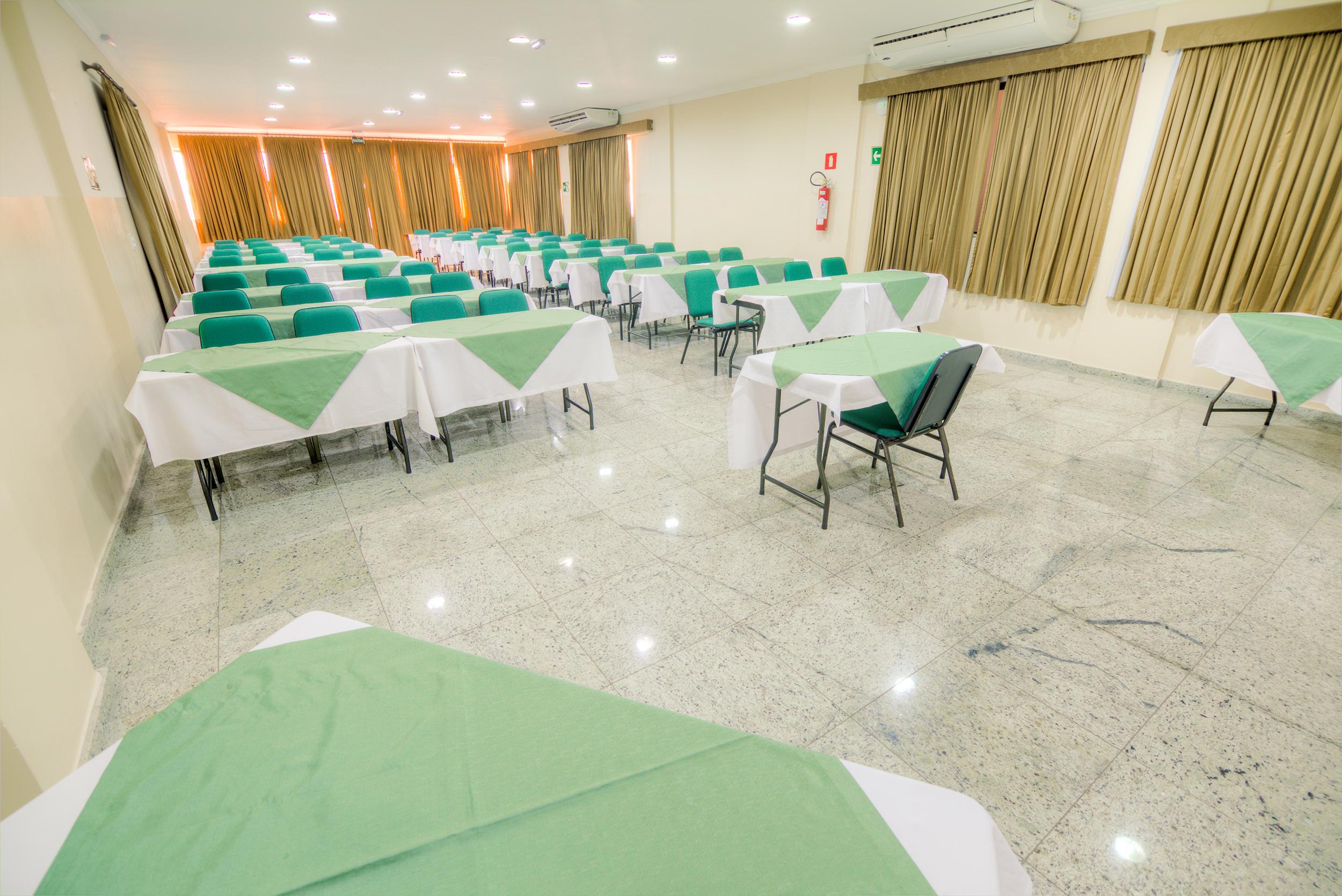 Hotel Golden Park Uberaba By Nacional Inn Екстер'єр фото