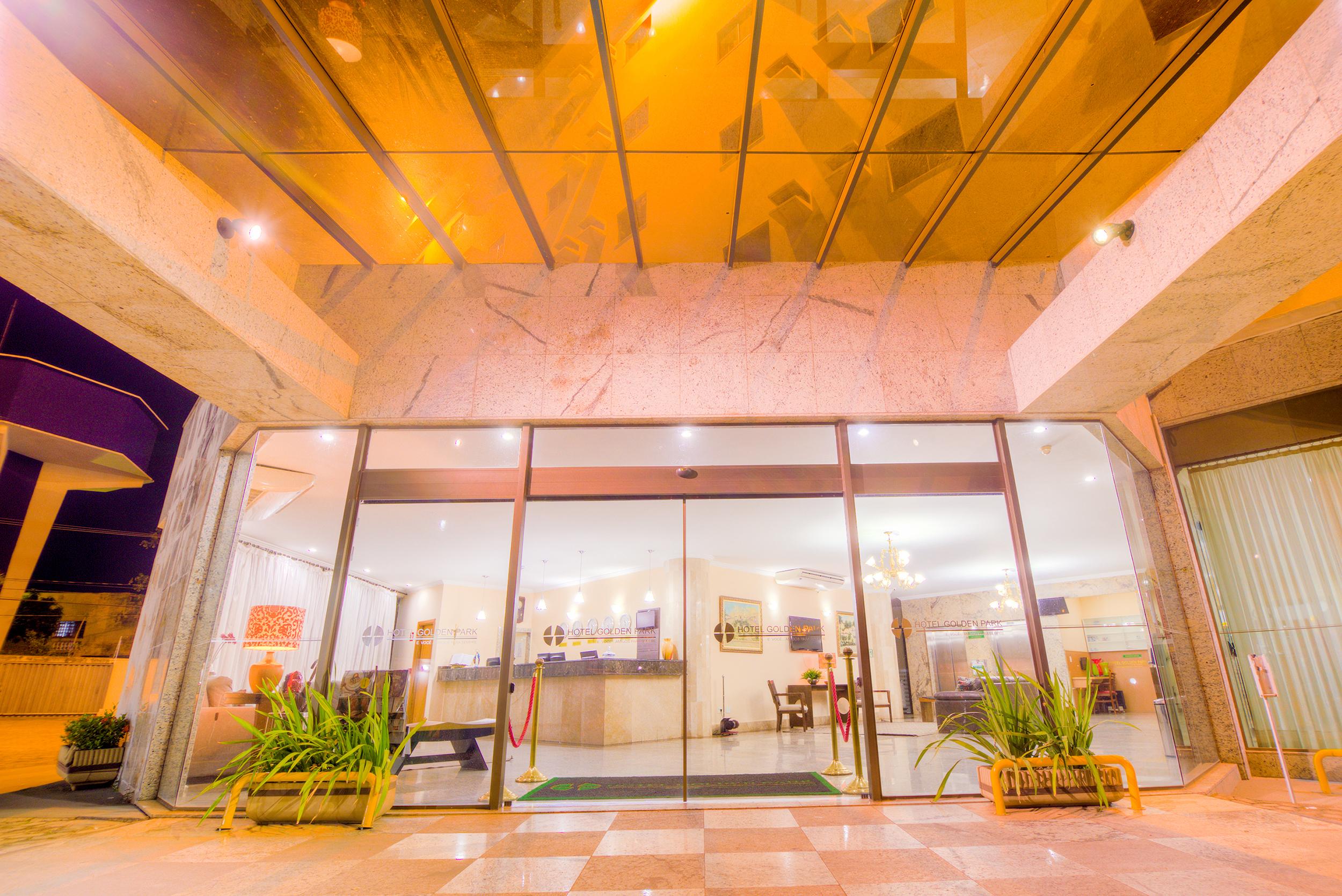 Hotel Golden Park Uberaba By Nacional Inn Екстер'єр фото