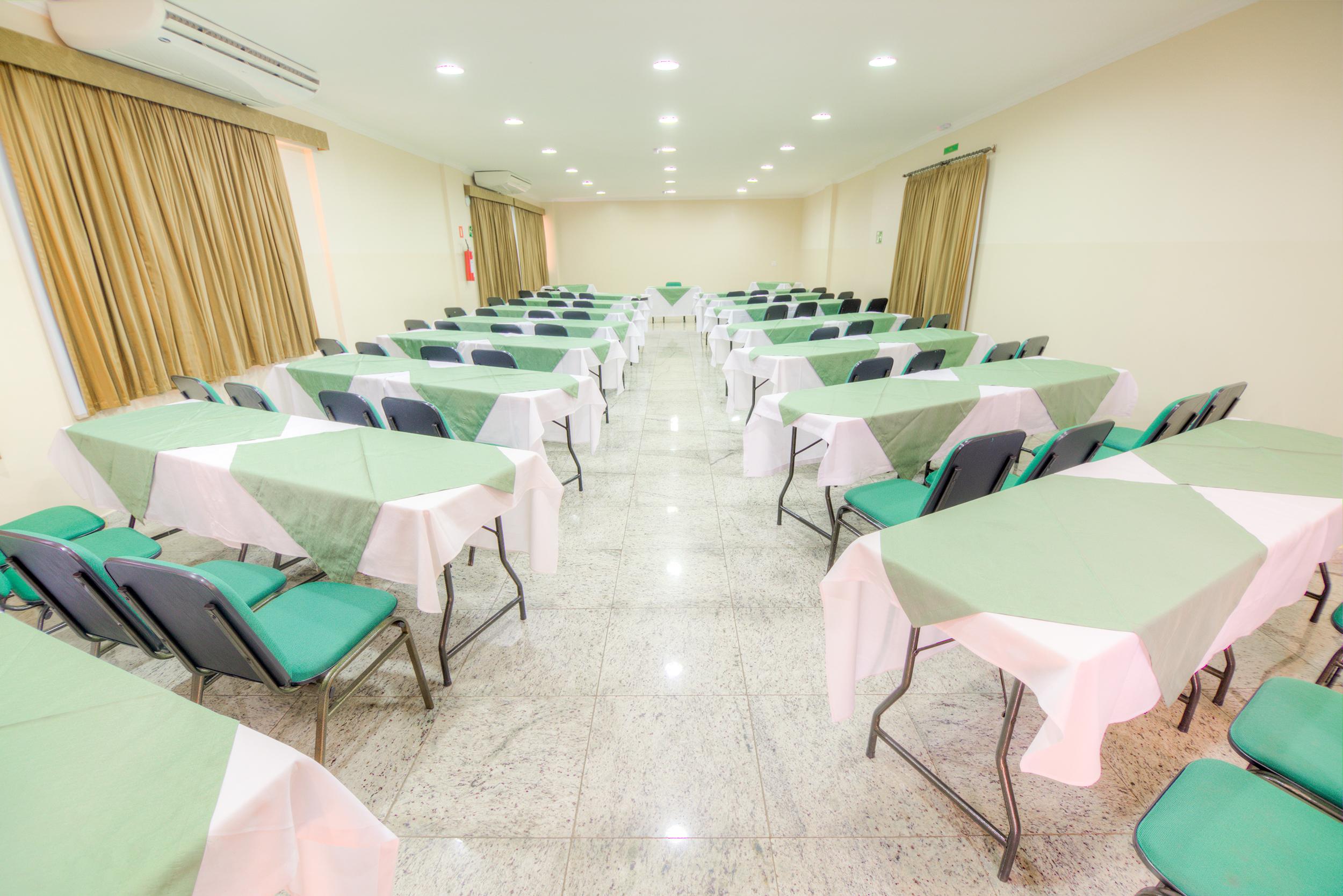 Hotel Golden Park Uberaba By Nacional Inn Екстер'єр фото