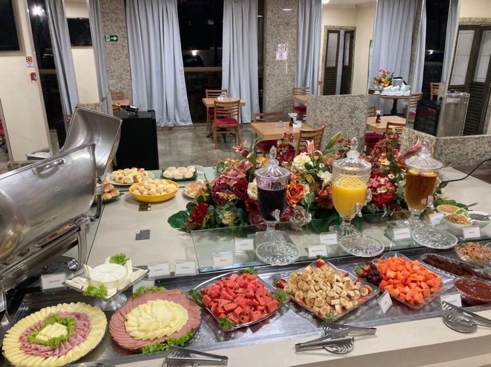 Hotel Golden Park Uberaba By Nacional Inn Екстер'єр фото
