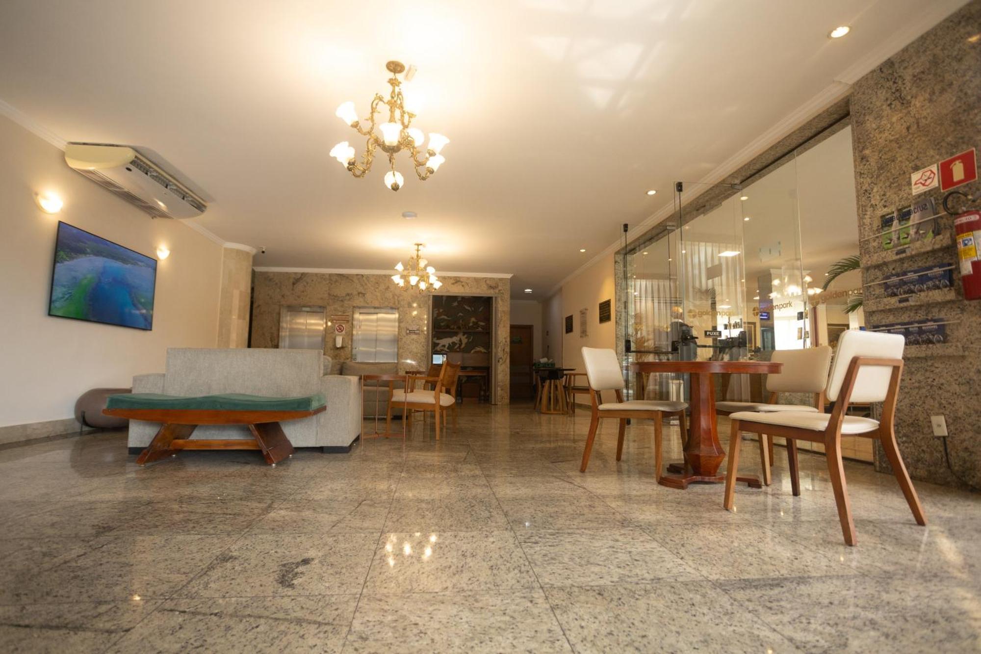 Hotel Golden Park Uberaba By Nacional Inn Екстер'єр фото