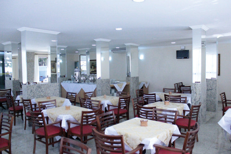 Hotel Golden Park Uberaba By Nacional Inn Екстер'єр фото