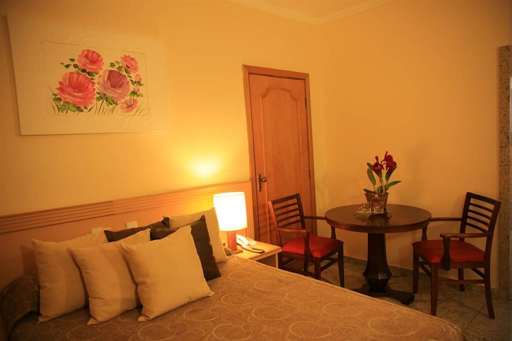 Hotel Golden Park Uberaba By Nacional Inn Екстер'єр фото